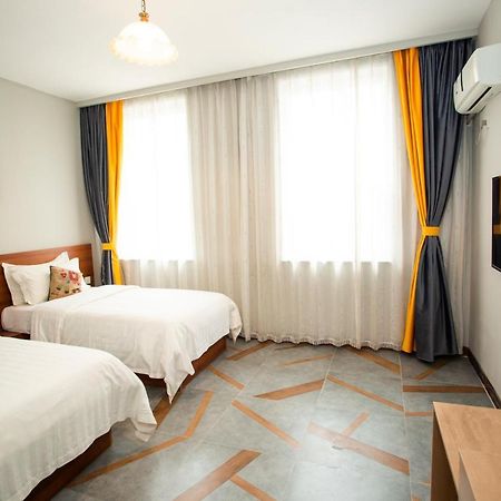 Ou Lu Business Hotel Qingdao Eksteriør billede